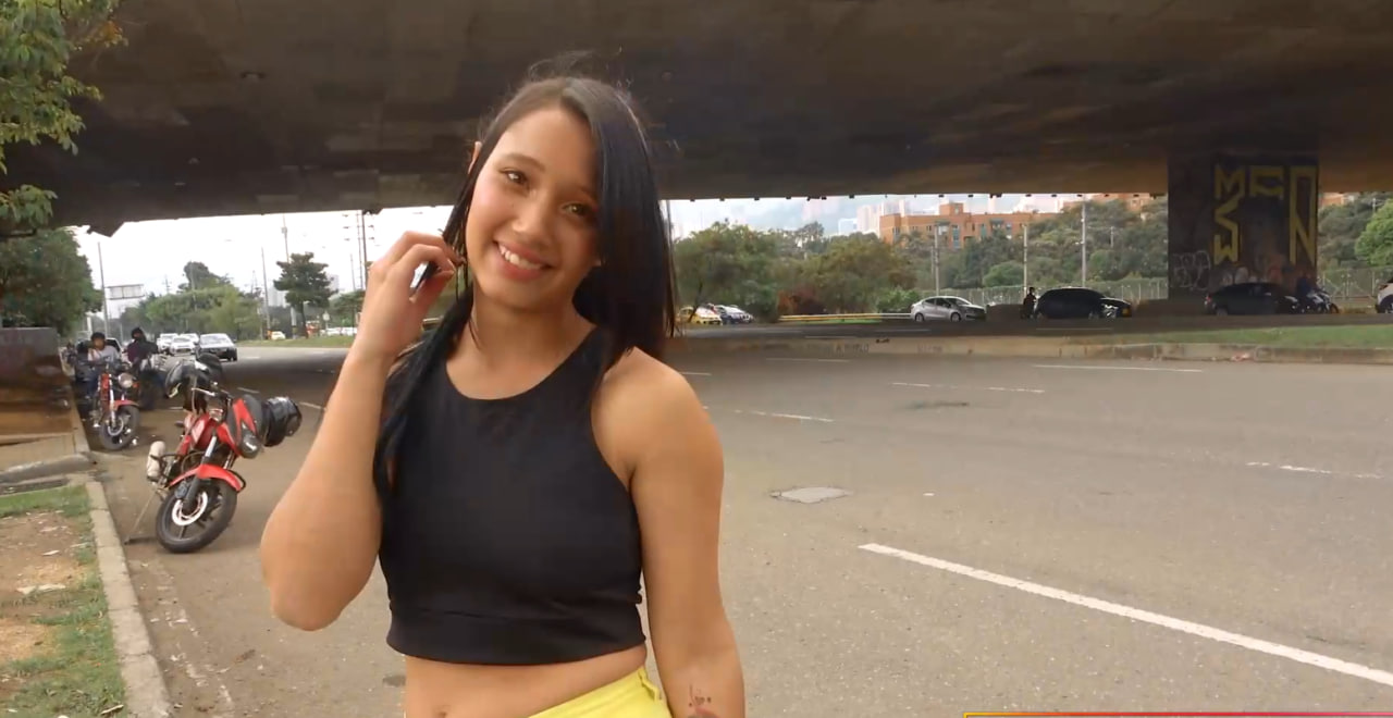 Booty shorts slut picked up and eaten out before rough fuck - PutiShorts - Lia Ponce