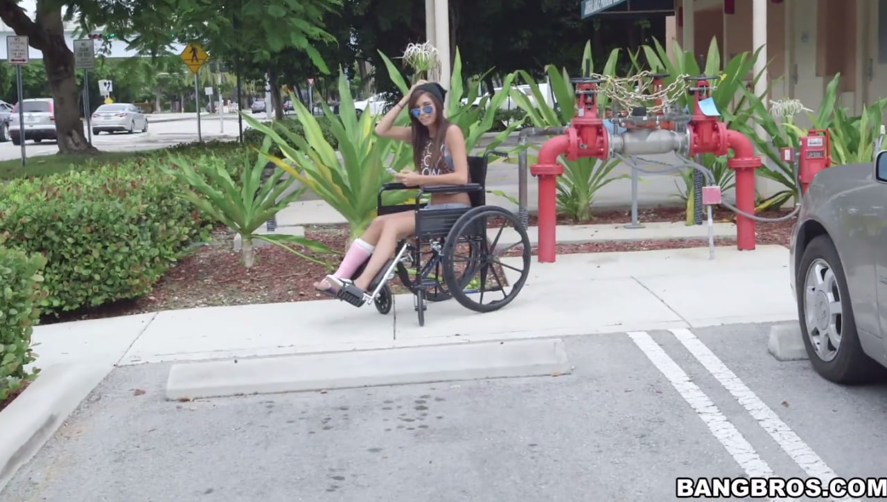 Wheelchair petite amateur gets fucked with Sean Lawless, Kimberly Costa