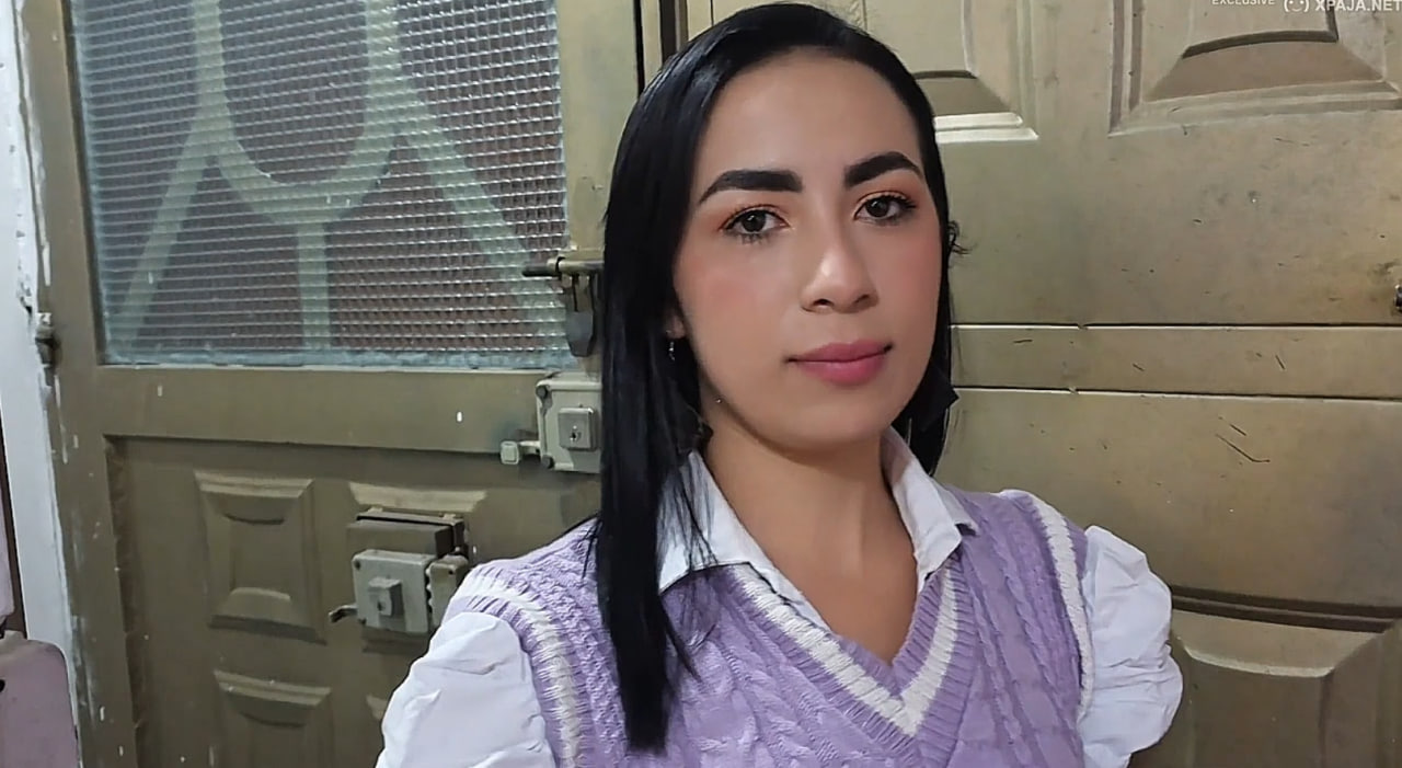 Debut de Candy Junto a Robin en su Primera Escena Porno