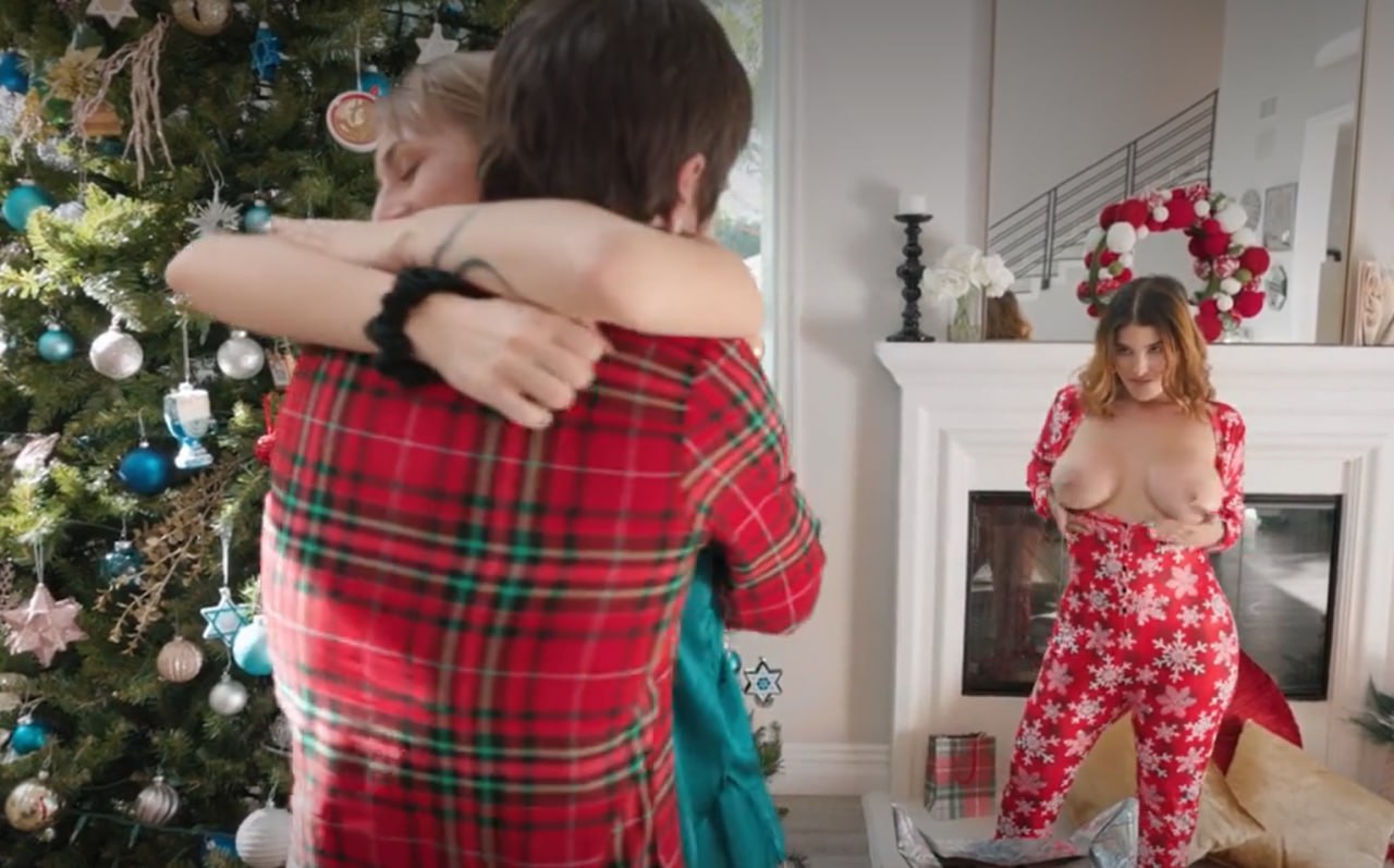 LaSirena69 - Angel Youngs - Lucky Fate - Cummy Christmas Surprises