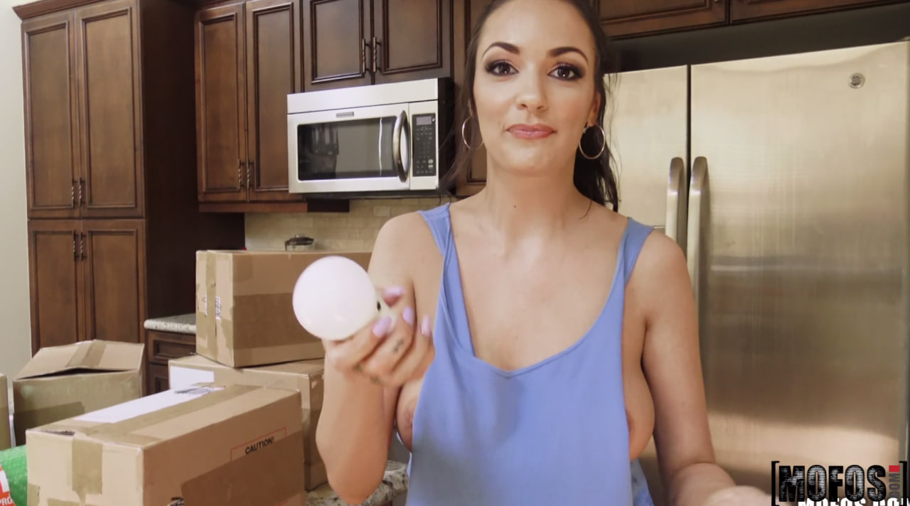 Peek A Boob - Sofi Ryan, Jessy Jones