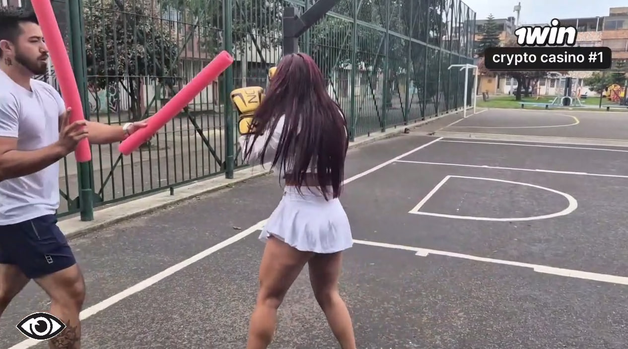 Mi Entrenador Cachondo me Calienta Tanto que Hago que Se Venga En Mi Rico Culo - ALEJANDRA PALACIOS